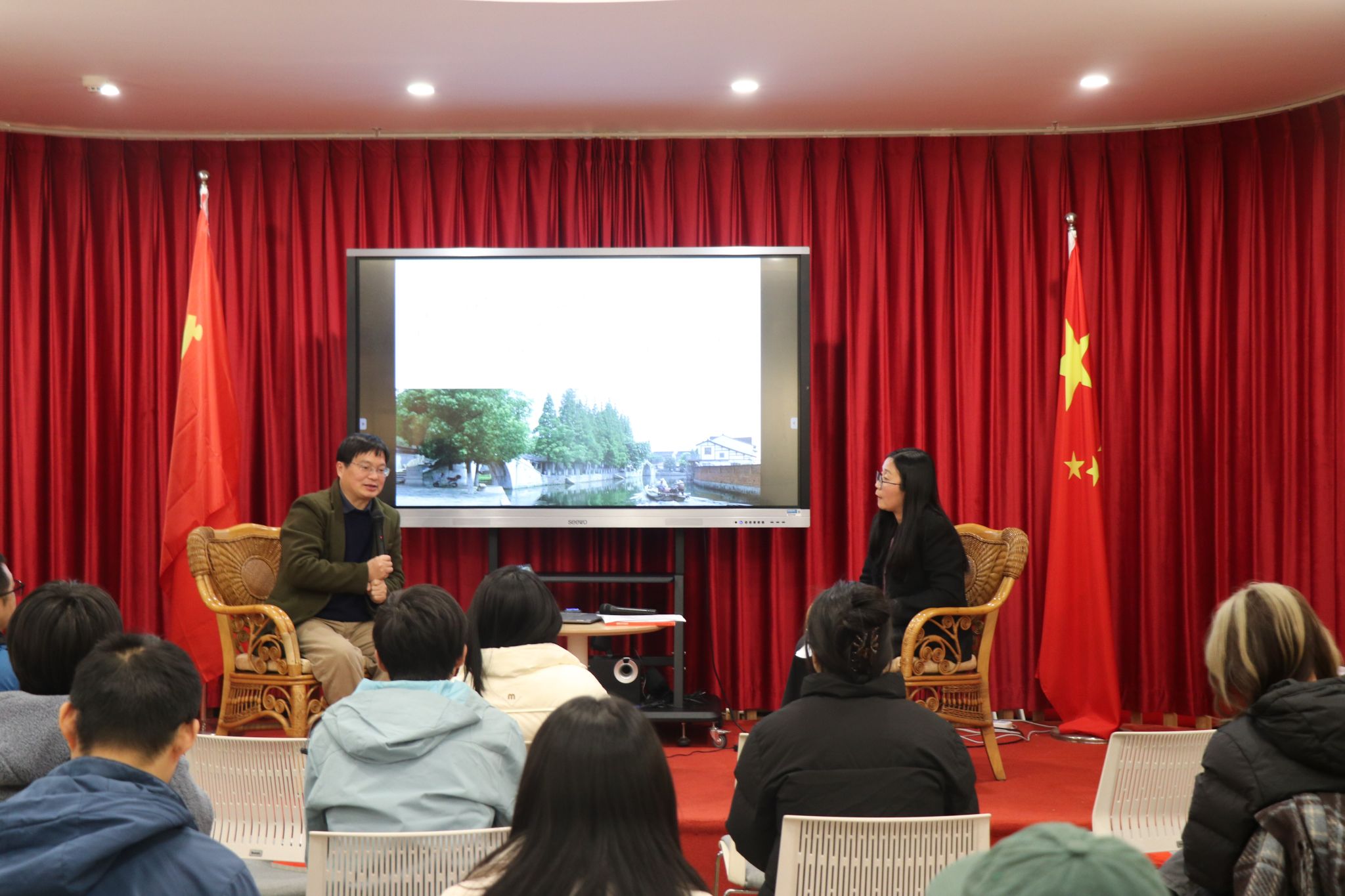 【读书节】以阅读为媒，聚思想之光——“读经典、...